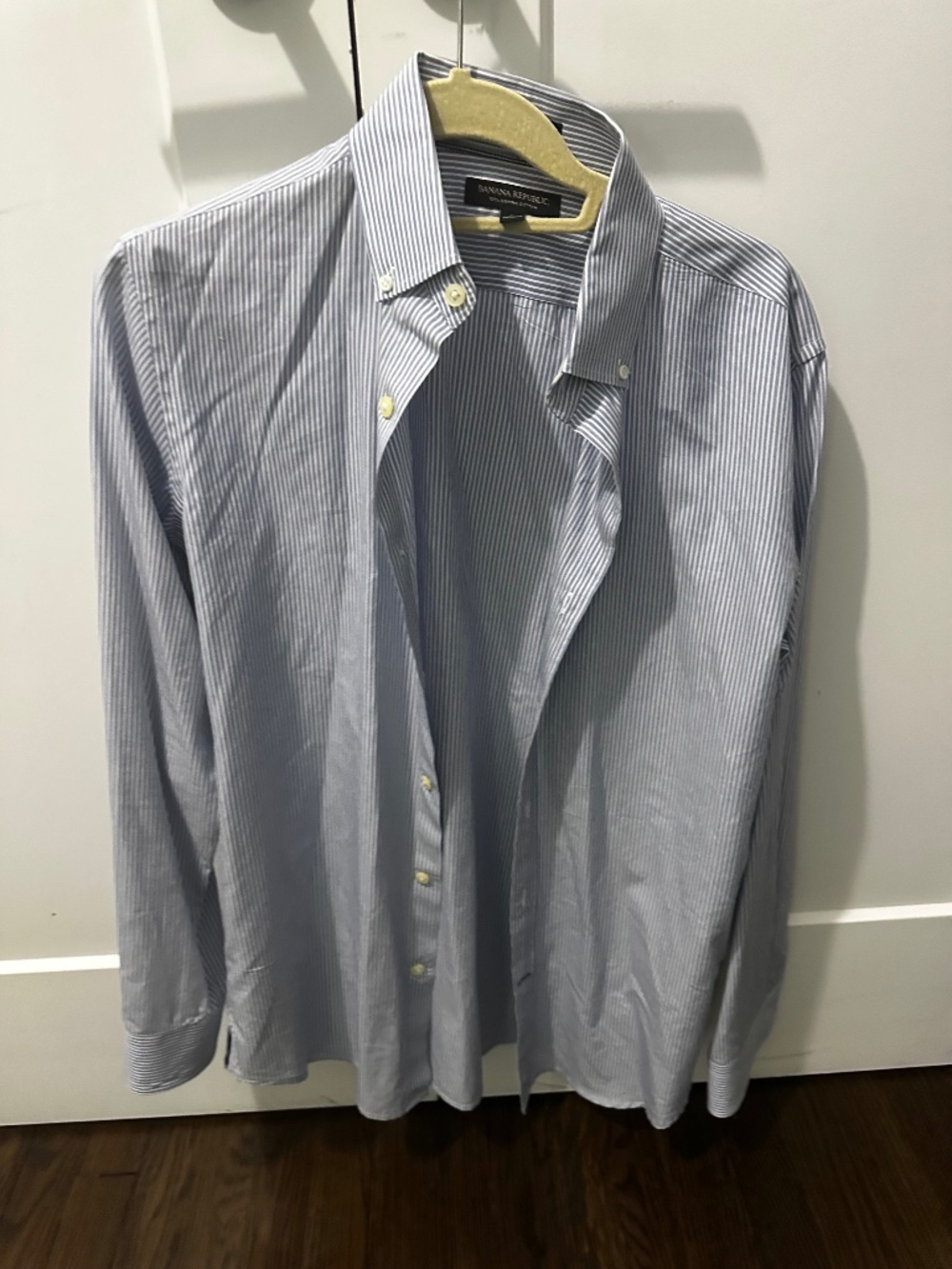 Banana Republic Men's Button down